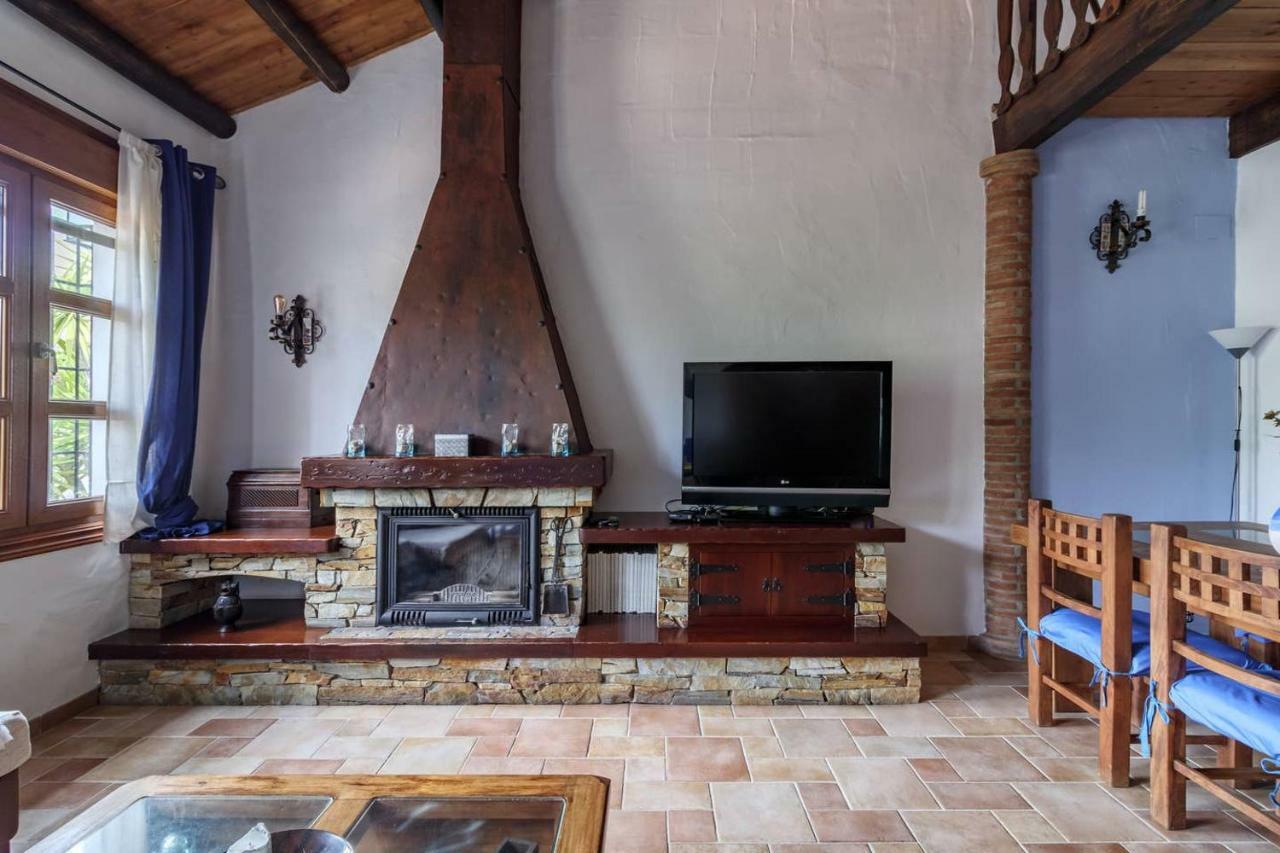Encantadora Casa Con Piscina Privada Y Chimenea Эль-Падуль Экстерьер фото
