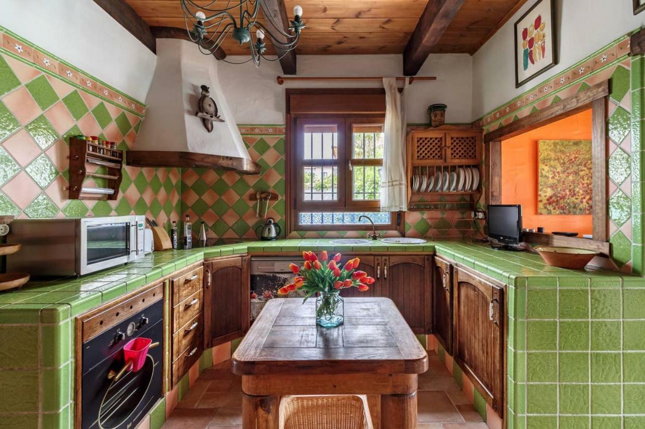Encantadora Casa Con Piscina Privada Y Chimenea Эль-Падуль Экстерьер фото